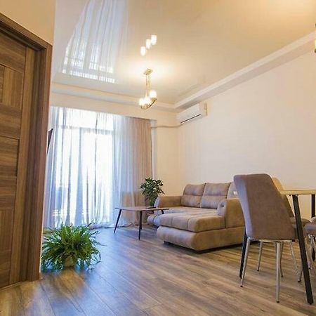 Tikas Home Апартаменты ティビリシ エクステリア 写真